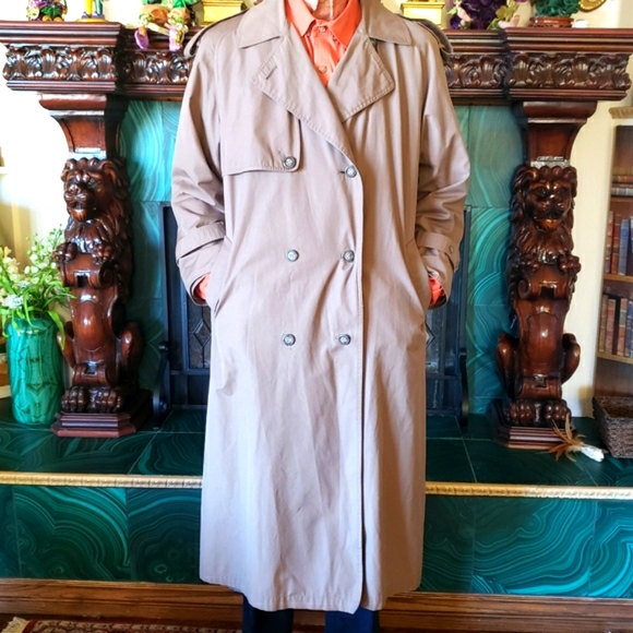 London Fog raincoat EUC size 16Reg w/zip out liner - Picture 1 of 6